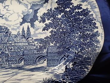 Ostali antikviteti: Engleski oval za serviranje Crown Ducal iz 70ih.god. Engleski oval — 6