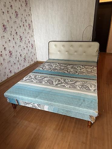 Çarpayılar: İki nəfərlik çarpayı - Ölçü: təxmini 140–160 sm en, 190–200 sm — 1