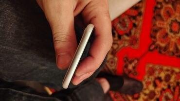 Apple iPhone: IPhone SE 2020, 128 GB, Ağ — 6