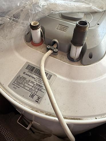 ariston ikinci əl: 100 litrlikdir,ideal veziyyetdedir.Ariston firmasidir — 1