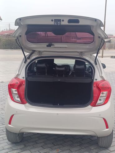 Chevrolet: Chevrolet Spark: 2018 г., 1 л, Автомат, Бензин, Хэтчбэк — 3