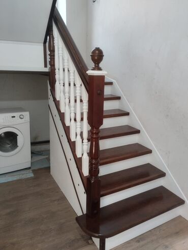 костюмная вешалка: Деревянная лестница Для дома, Форма лестницы: Г-образная, Стиль: Классический at lalafo.kg костюмная вешалка: Деревянная лестница Для дома, Форма лестницы: Г-образная, Стиль: Классический