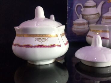Şəkər qabları: Saghar Porcelain – qapaqlı porselen qablar dəsti. 1990-cı illər — 2