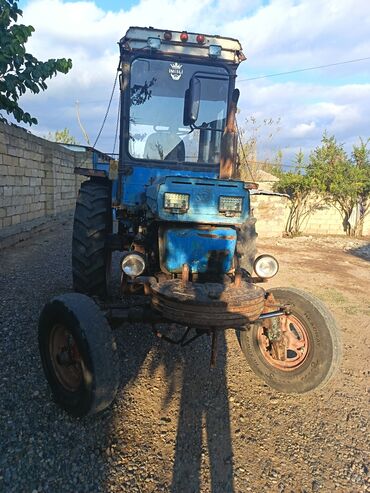 Sbor motorlar və silindr başlıqları: Məhsul: Təkərli traktorun mühərrik və şassi komplekti (çərçivə — 6