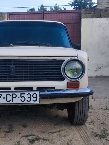 maşın çeşqa: VAZ (LADA) 2101: 1.6 l | 1977 il | 53653 km Sedan