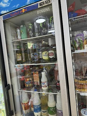 морожена: Продукты питания и напитки в холодильных витринах Ассортимент: - — 3