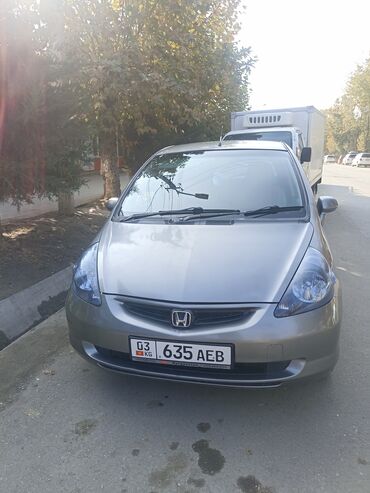 машина малга алмашам: Honda Fit: 2003 г., 1.3 л, Бензин, Хетчбек