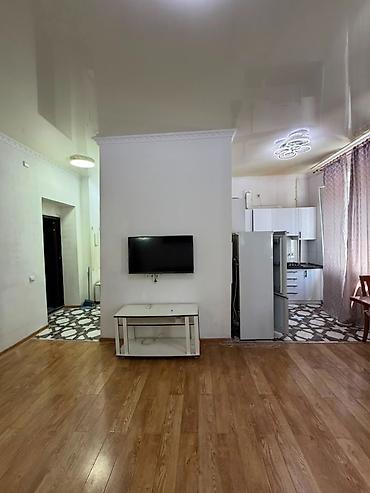ленинский дома: 1 комната, 45 м², Золотой квадрат Сталинка, 2 этаж, Косметический ремонт — 1
