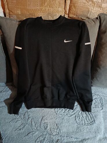 ветровку адидас оригинал: Свитшот Nike - Цвет: чёрный - Классический крой с круглым вырезом -