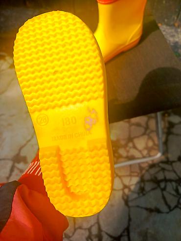 Детская обувь: Продам детскую обувь и куртки. размеры на фото. Состояние как новое — 2