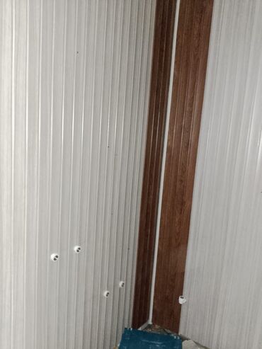 Konteynerlər: Konteyner ev-isdi və soyuqa qarşı izolyasıya olunmuşdur. İki otaq — 8