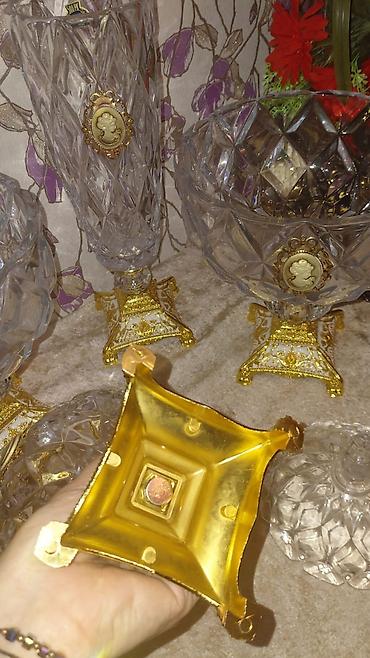 çexiya gablari: Məhsul: Kristal dekor dəsti və keramika qablar Təsvir: - 5 hissəli əl — 3