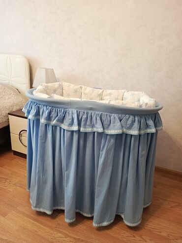 Beşiklər: Oğlan və qız üçün, Yumru, Beşik, Dəst ilə, Matras ilə, Yellənmə mexanizmsiz — 1