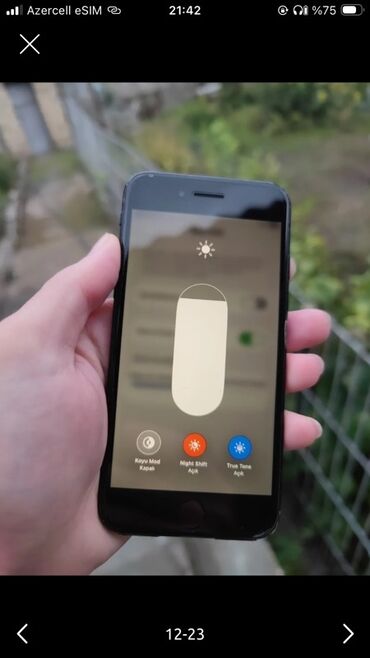 Apple iPhone: IPhone SE 2020, Qara, Barmaq izi — 10