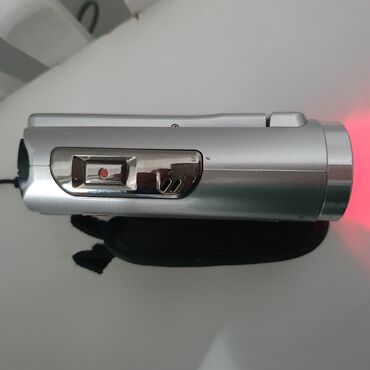 Видеокамеры: Продаётся цифровая видеокамера, дешево Имеется: • Шнур для — 7