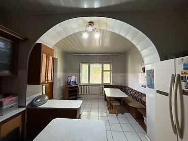 Үйлөрдү сатуу: 10 бөлмө, 450 м², 22 соток, Бишкек, Менчик ээси — 8
