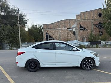mazda 3 2004: Hyundai Solaris: 2015 г., 1.4 л, Механика, Бензин, Седан — 4