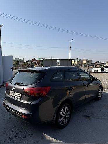 манас матиз: Kia Ceed: 2015 г., 1.4 л, Механика, Газ, Универсал — 4