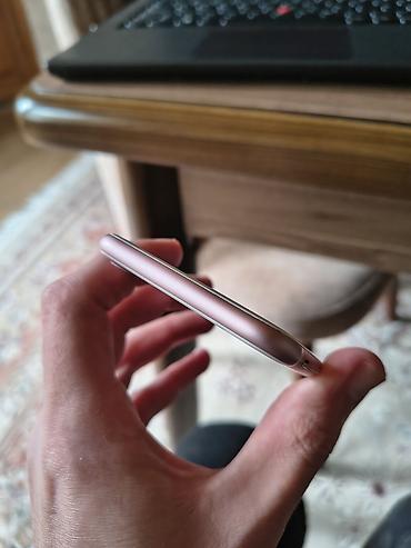 ayfon 2: IPhone 7, Rose Gold, Barmaq izi — 6