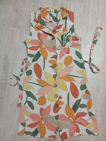 Повседневные платья: Комплект женской одежды 1) Продаю. Зелёное новое и чёрное с бордо по — 9