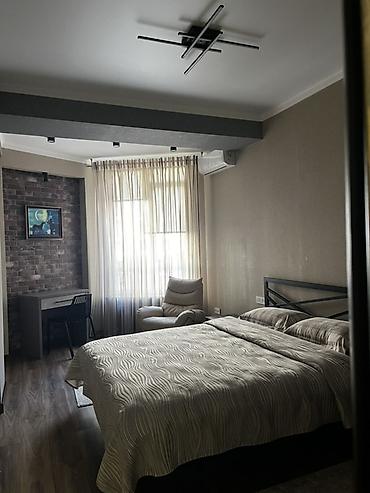 2 bedroom: Современная меблированная квартира с дизайнерским интерьером в стиле — 4
