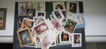 марок: Продаю новые почтовые марки

125 марок + 2 альбома для марок