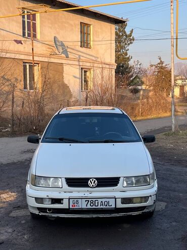 Volkswagen: Volkswagen Passat: 1994 г., 1.8 л, Механика, Бензин, Седан