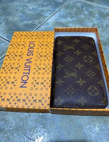 Novčanici: NOVO U PONUDI
Novcanici u original kutiji — 8