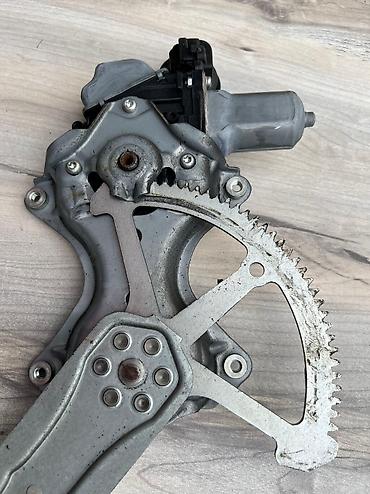 Стекла и комплектующие: Механизм стеклоподъемника Переднее левое Toyota, 2018 г., Б/у, Оригинал — 5