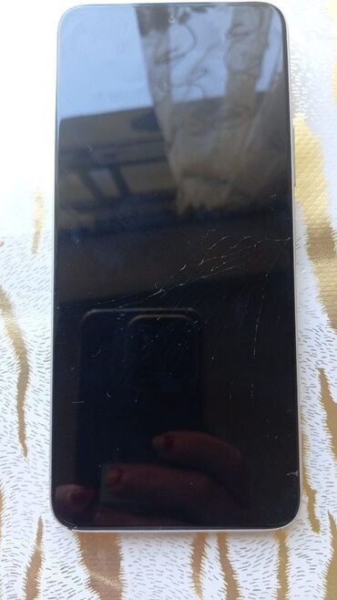 телефон флай fs452: 4 Ayin telefonu ekraninda qiriq var amma iwlek vziyyetedir