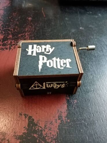 Banknote: Hari Poter muzicka kutija Harry Potter- Novo Kutija je drvena sa