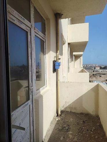 Yeni tikili: Yeni tikili binada mənzil planı və çılpaq təhvil mərhələsində daşınmaz — 11