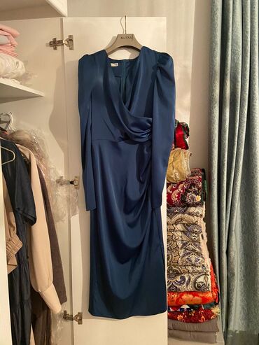 вечерний брючный костюм: Вечернее платье, Средняя модель, Атлас, С рукавами, S (EU 36)