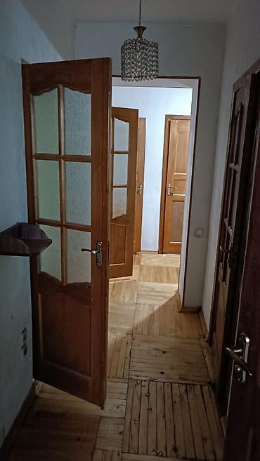 7 1: 3 комнаты, 71 м², Цум Сталинка, 1 этаж, Старый ремонт — 3