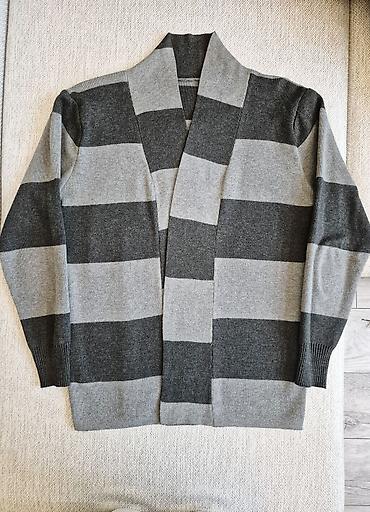 kolej jaket: Boz çalarlı zolaqlı kardiqan - Parça: Yumşaq, incə toxumalı trikotaj; — 1