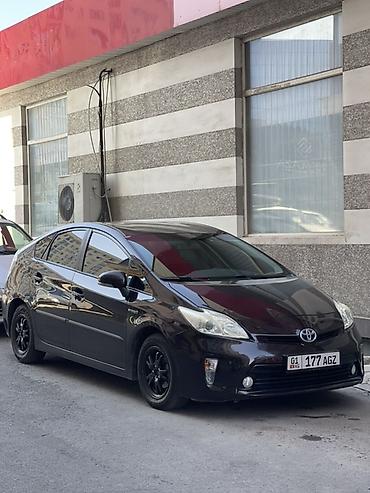 Toyota Prius: 2013 г., 1.8 л, Автомат, Гибрид, Хэтчбэк