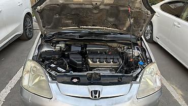 Унаа: Honda Civic: 2001 г., 1.7 л, Вариатор, Бензин, Хетчбек — 2