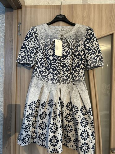 Gündəlik donlar: Qadın paltarları – müxtəlif modellər - Model 1: Qızılı parıltılı — 20