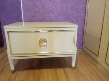 Qonaq otağı dəstləri: Yeni, Dolab, Komod, Masa və oturacaqlar — 9