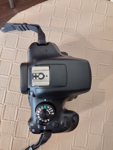 фотоаппарат canon ixus 145: Canon 1300D əla vəziyyətdədir istifadə olunmuyub hər bir şeyi var