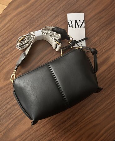 kais: Zara torbica, ima dva kaisa
Dim. 20x15cm
Sa etiketom