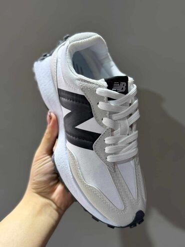 Women's Sneakers and athletic shoes: 37 — 11