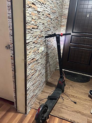 electrikli scooter: Elektrik skuter Şəhər içi rahat və səssiz hərəkət üçün elektrikli — 1