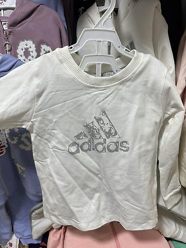 коробка адисей: Детский спортивный комплект adidas (для малышей) Состав набора: - — 2