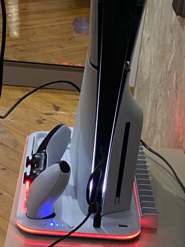 Salam hərkəsə. Playstation 5 Slim Təzə alınıb az işlənib evdə olub