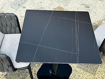 Balkon üçün, İşlənmiş, Açılmayan, Kvadrat masa, 2 stul lalafo.az -da Balkon üçün, İşlənmiş, Açılmayan, Kvadrat masa, 2 stul