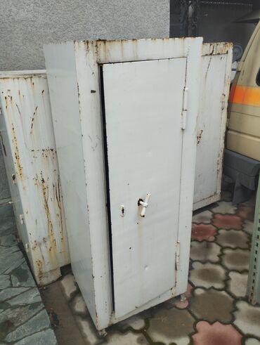 Другое оборудование для бизнеса: Срочно Продаю сейфы 4штуки!!!!