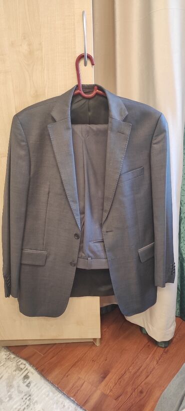 рабочий одежда: Продаю мужской костюм, серый цвет размер 52, BAGOZZA MILANO