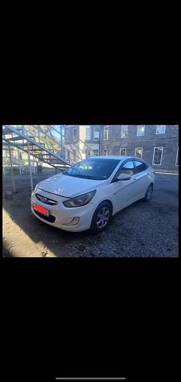 Hyundai Solaris: 2012 г., 1.6 л, Автомат, Газ, Седан — 3