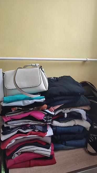 Roba na veliko100 do 200 din.Slikam po potrebi na lalafo.rs Roba na veliko100 do 200 din.Slikam po potrebi